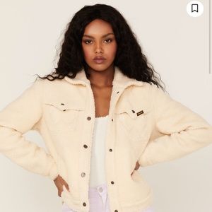 NWT Wrangler Women’s Sherpa Snap Jacket